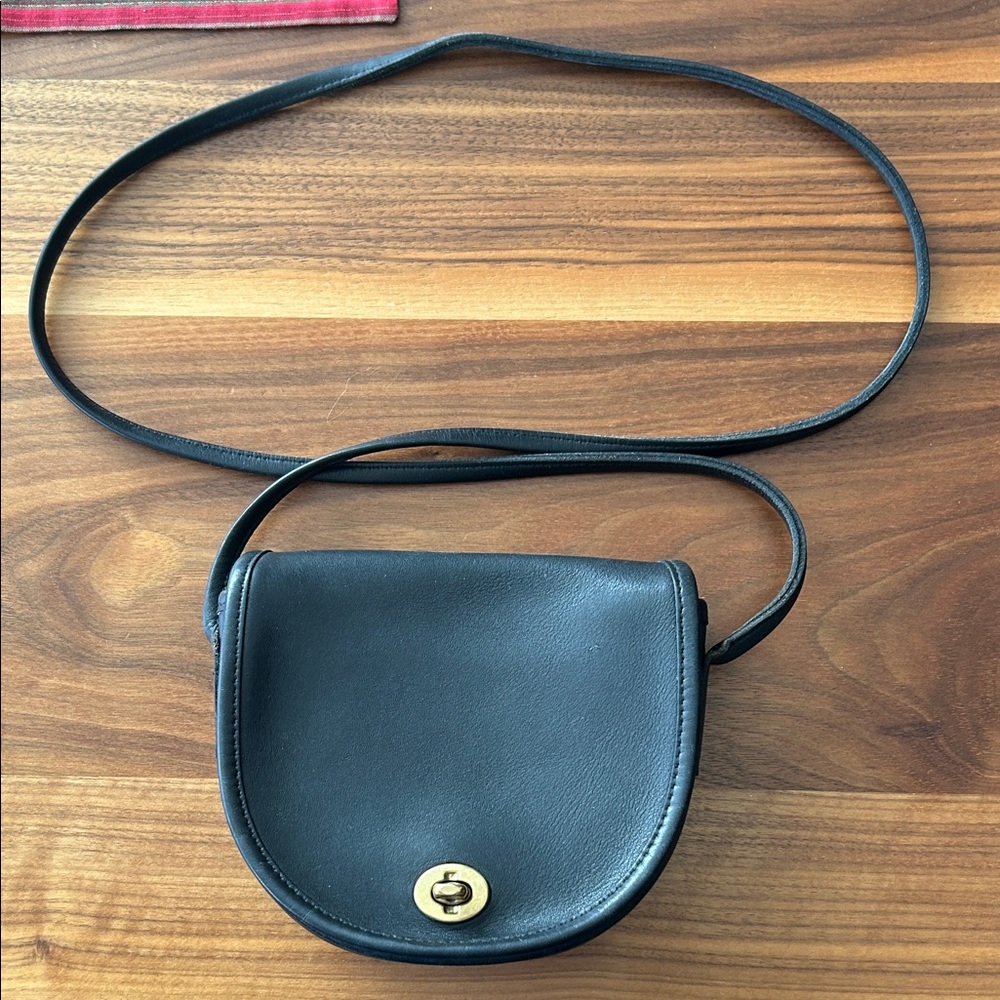 Vintage Coach Black Leather Crossbody Bag